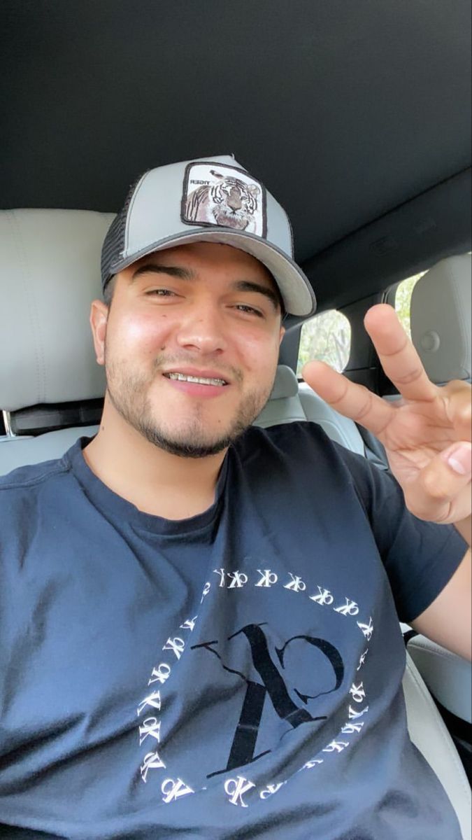 <em><strong>Carlos R.</strong></em>