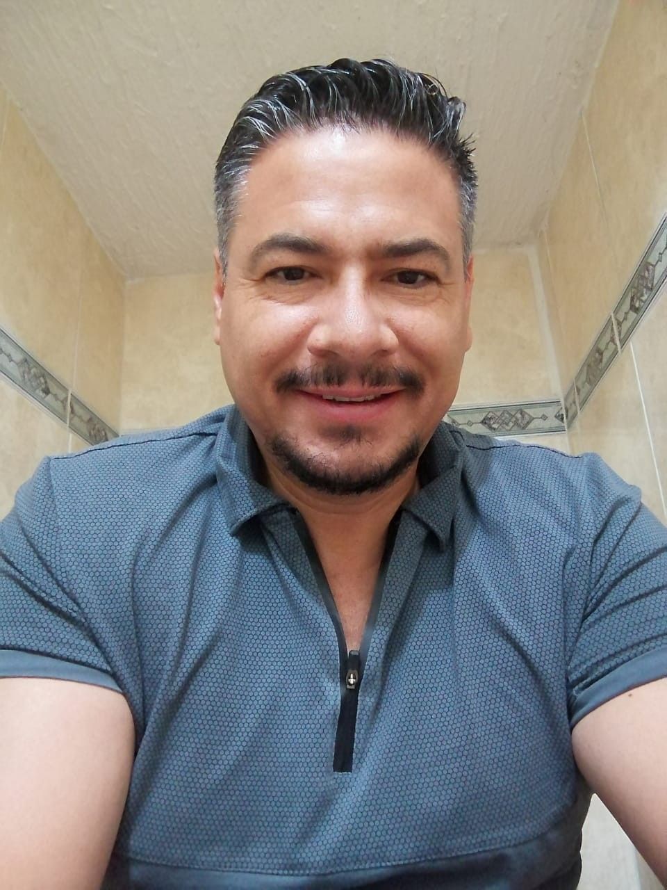 <em><strong>Carlos M.</strong></em>